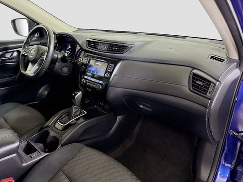 Used 2018 Nissan Rogue SV image 30