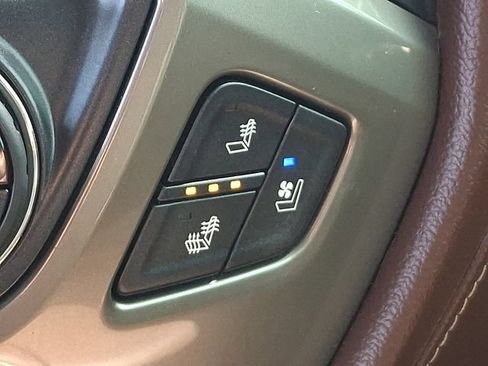 Used 2017 Chevrolet Silverado 1500 High Country AWD/4WD image 16