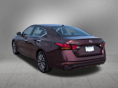 Used 2023 Nissan Altima 2.5 SV FWD image 4