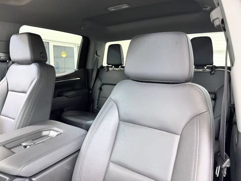 Used 2026 GMC Sierra 1500 SLT AWD/4WD image 16