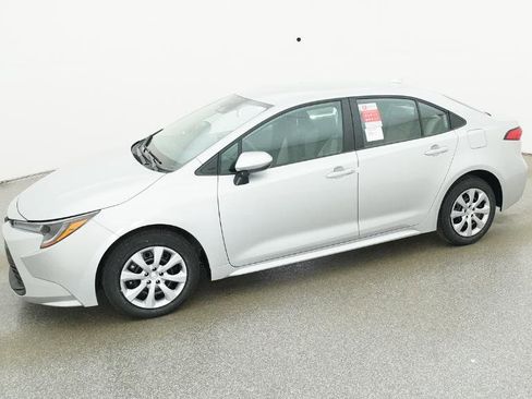 New 2026 Toyota Corolla LE image 30