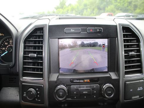 Used 2019 Ford F150 XLT w/ Equipment Group 302A Luxury AWD/4WD image 15