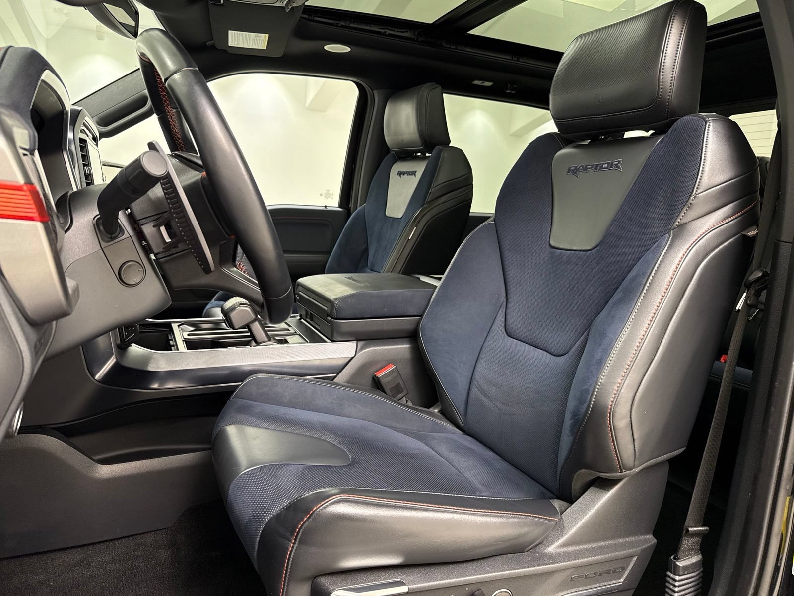 Used 2022 Ford F150 Raptor w/ Raptor 37 Performance Package AWD/4WD image 18
