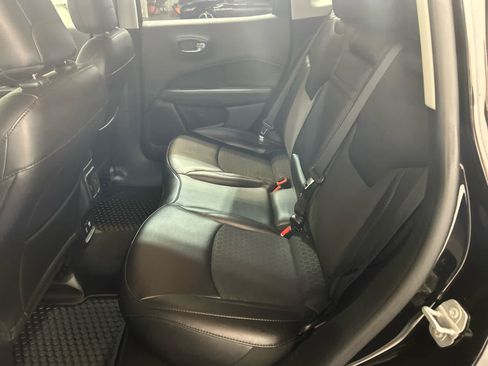 Used 2019 Jeep Compass Latitude AWD/4WD image 5