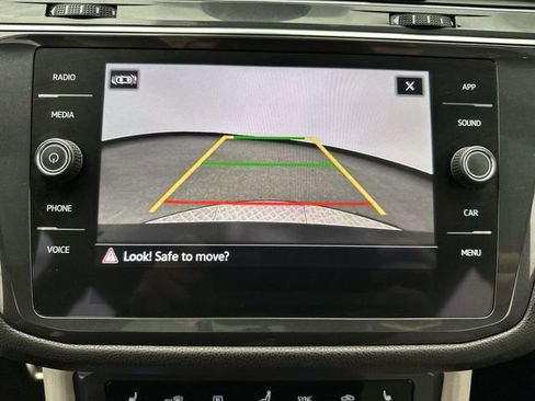 Used 2023 Volkswagen Tiguan SE R-Line image 18