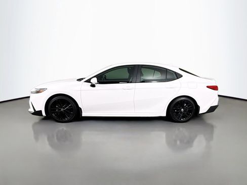 Certified 2025 Toyota Camry SE image 8