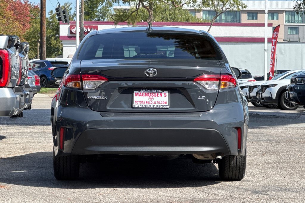 Certified 2025 Toyota Corolla LE FWD image 4