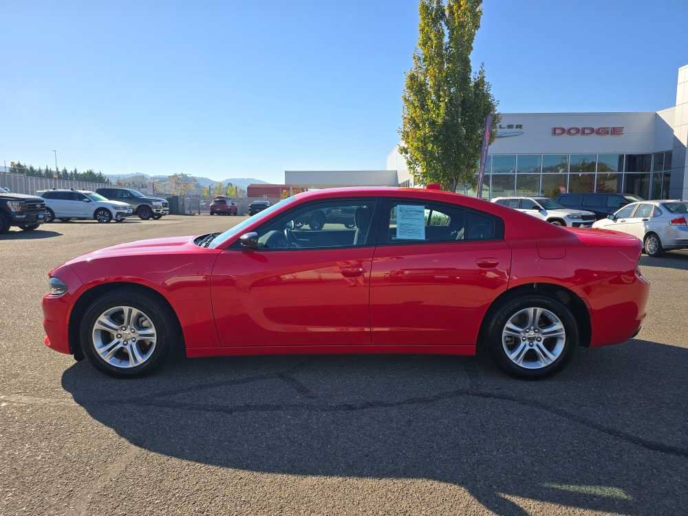 Used 2023 Dodge Charger SXT RWD image 2
