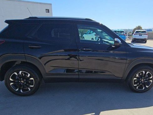 Used 2023 Chevrolet TrailBlazer LT FWD image 9