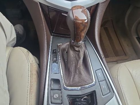 Used 2010 Cadillac SRX Luxury AWD/4WD image 26