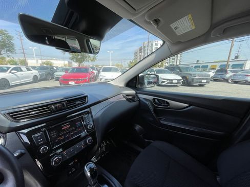 Used 2021 Nissan Rogue Sport S image 35