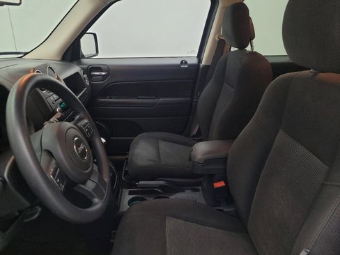 Used 2016 Jeep Patriot Sport w/ Power Value Group FWD image 17