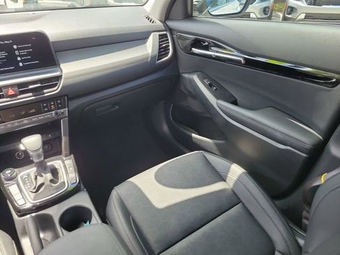 Certified 2025 Kia Seltos EX AWD/4WD image 16
