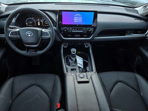 Certified 2026 Toyota Grand Highlander FWD image 15