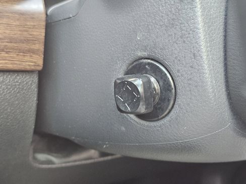 Used 2016 Nissan Titan Platinum Reserve image 11