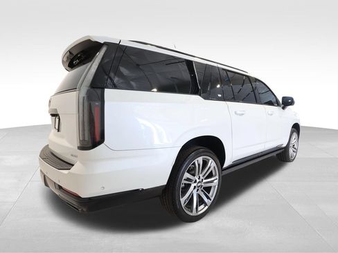 Used 2025 Cadillac Escalade ESV Sport w/ Touring Package AWD/4WD image 4