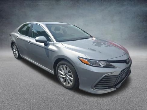 Used 2024 Toyota Camry LE FWD image 9