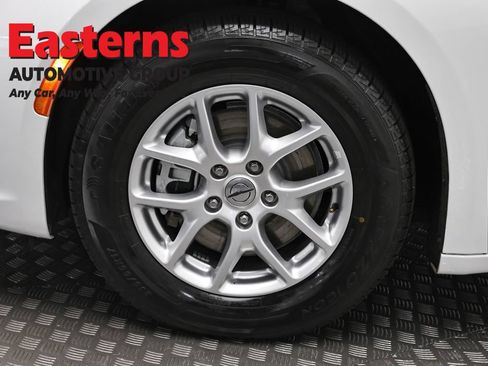 Used 2023 Chrysler Pacifica Touring-L FWD image 34