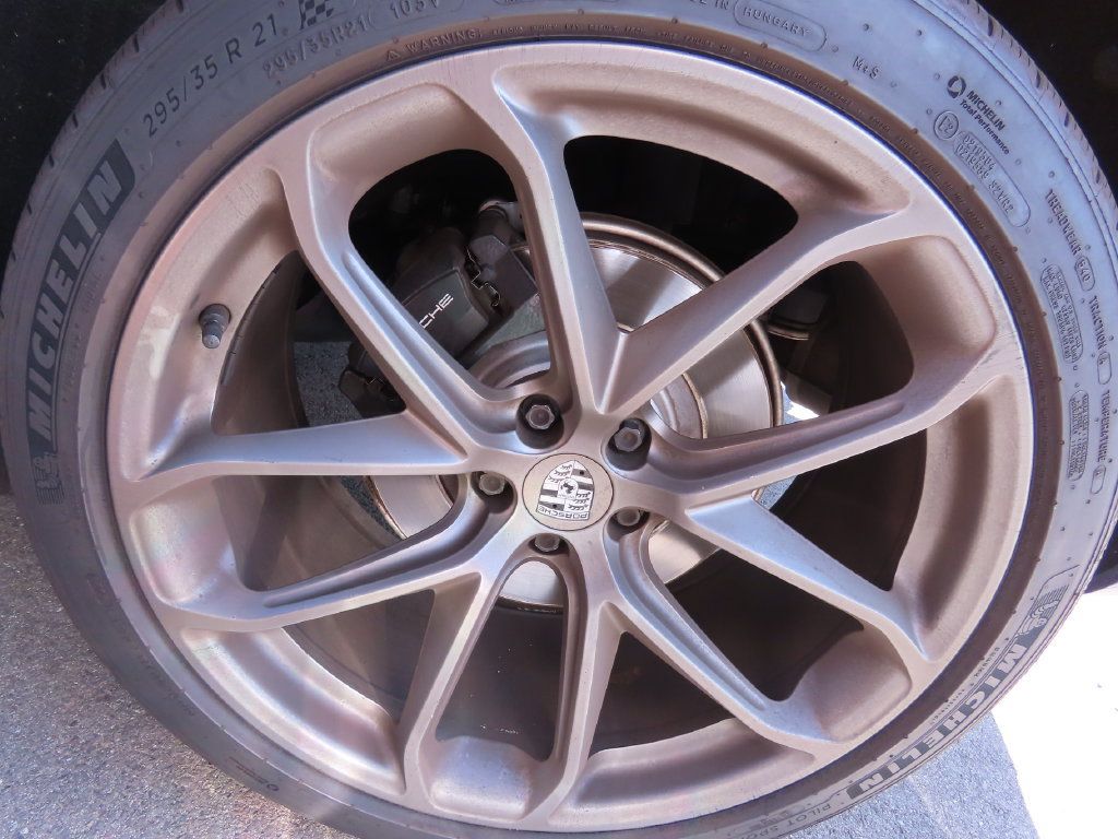 Used 2022 Porsche Macan AWD/4WD image 16