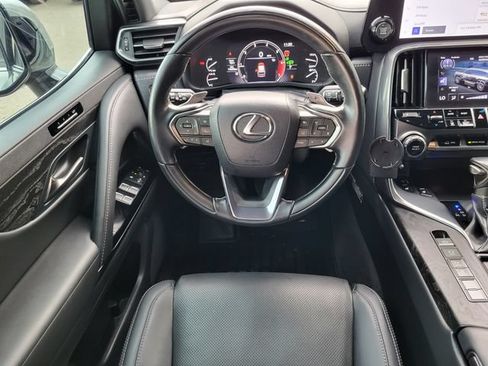 Used 2024 Lexus LX 600 4WD w/ Luxury Package image 26