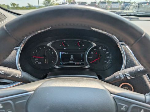 Used 2017 Chevrolet Malibu LT FWD image 29