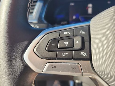 Used 2023 Volkswagen Tiguan SE FWD image 28