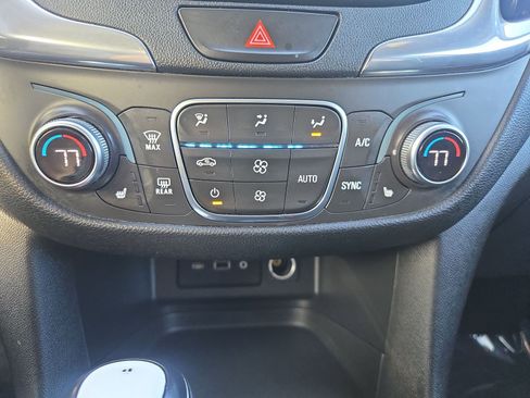 Used 2019 Chevrolet Equinox LT image 21