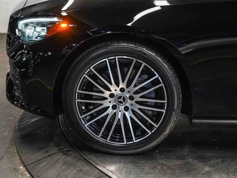 Used 2023 Mercedes-Benz C 300 Sedan image 9