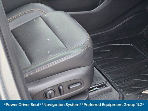 Used 2021 Chevrolet Traverse Premier w/ Redline Edition image 11