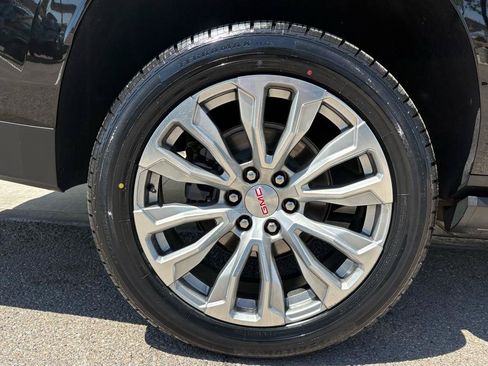 Used 2022 GMC Yukon XL Denali AWD/4WD image 7