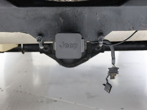 Used 2014 Jeep Wrangler Rubicon w/ Power Convenience Group image 12