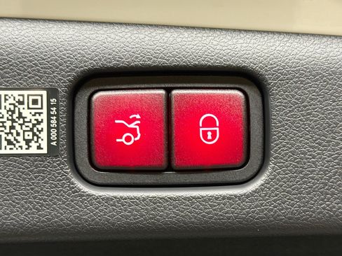 Used 2024 Mercedes-Benz E 350 4MATIC Sedan w/ Driver Assistance Package image 16