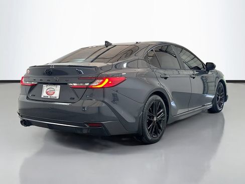 Used 2025 Toyota Camry SE w/ Convenience Package FWD image 4