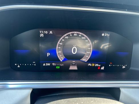 New 2026 Volkswagen Taos SE image 8