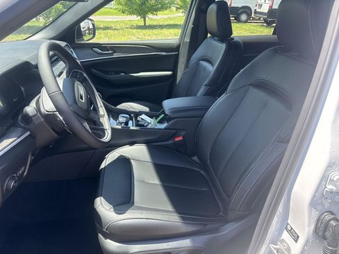 New 2026 Jeep Grand Cherokee Limited AWD/4WD image 9