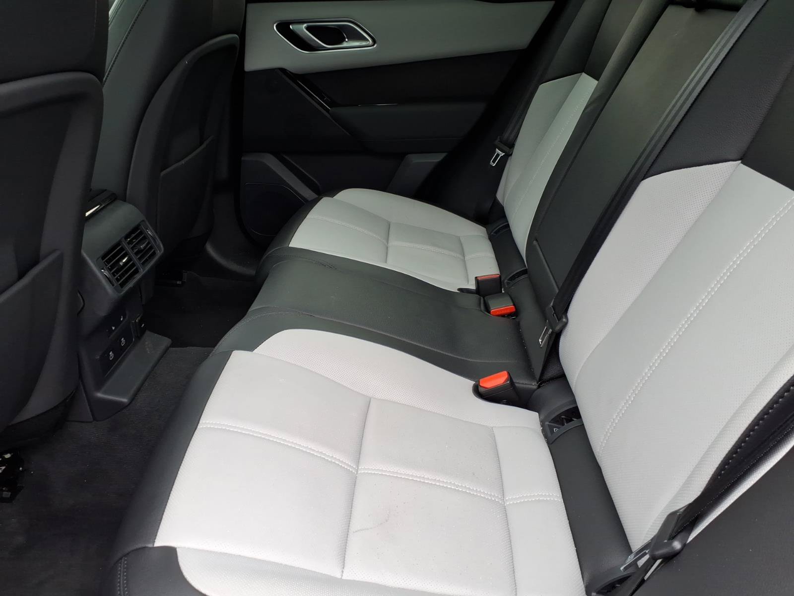 Certified 2026 Land Rover Range Rover Velar Dynamic SE AWD/4WD image 5