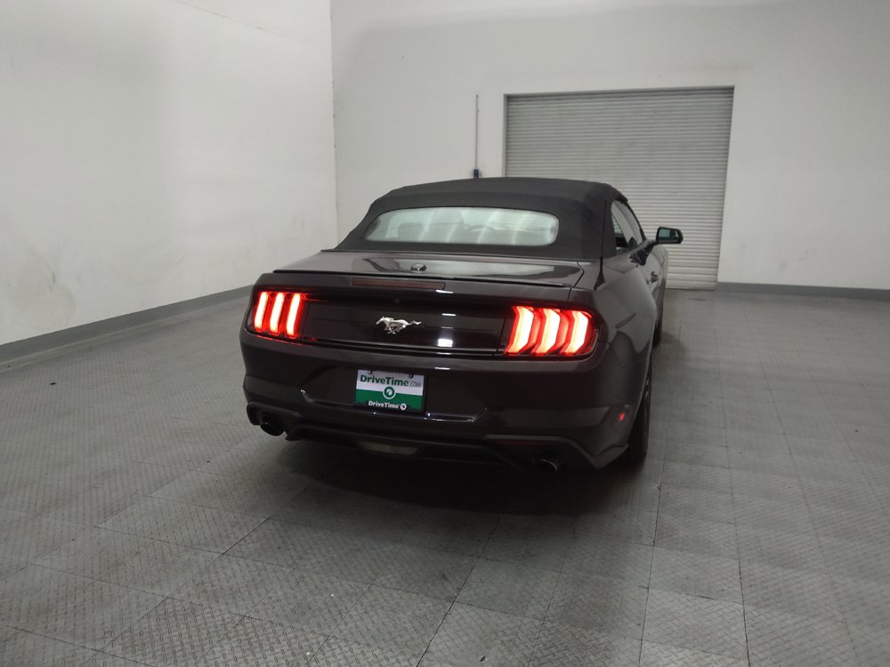 Used 2022 Ford Mustang Premium RWD image 7