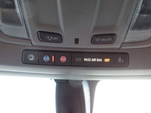 Certified 2021 Chevrolet Silverado 1500 RST AWD/4WD image 36
