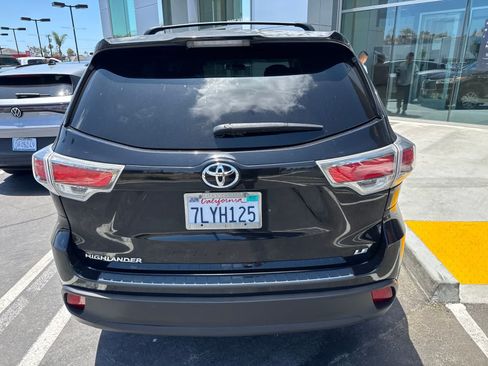 Used 2015 Toyota Highlander LE FWD image 4