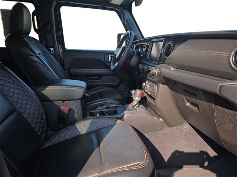 Used 2023 Jeep Gladiator Overland image 27