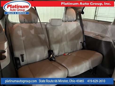 Used 2018 Toyota Sienna Limited Premium image 34