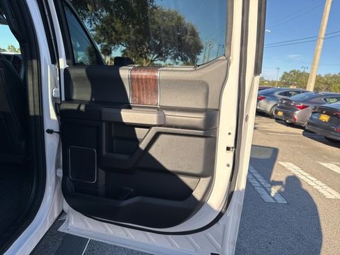 Used 2017 Ford F150 Platinum w/ Equipment Group 701A Luxury image 17