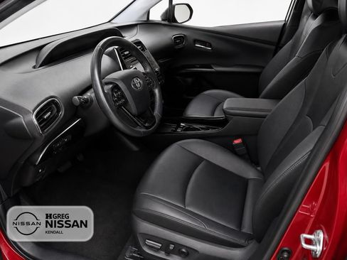 Used 2022 Toyota Prius XLE FWD image 7