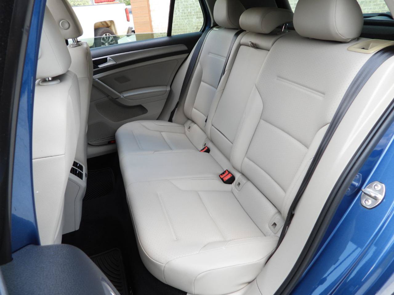 Used 2017 Volkswagen Golf Wolfsburg Edition FWD image 48