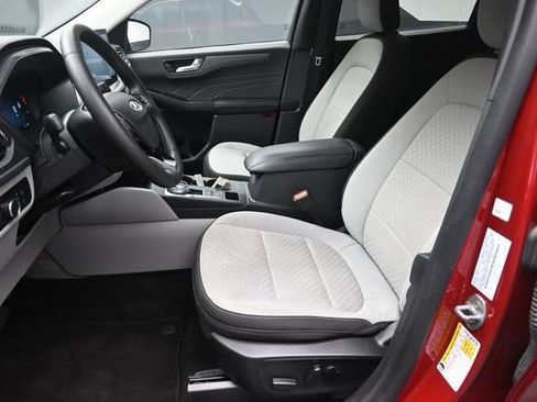 Used 2023 Ford Escape Active w/ Tech Pack #2 FWD image 18
