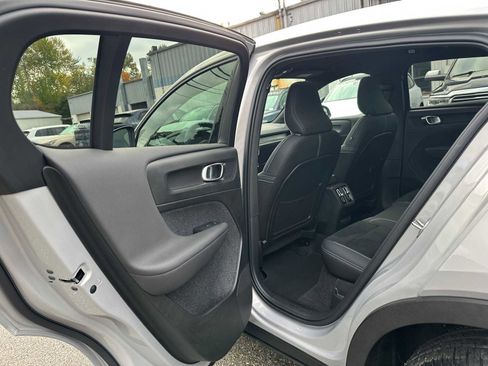 Certified 2023 Volvo C40 P8 Recharge Ultimate w/ Protection Package Premier image 16