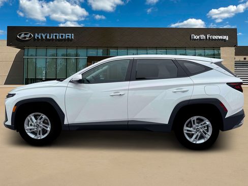 Used 2026 Hyundai Tucson SE FWD image 3