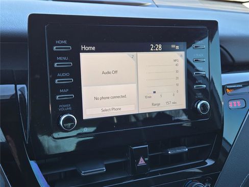 Used 2022 Toyota Camry SE image 23