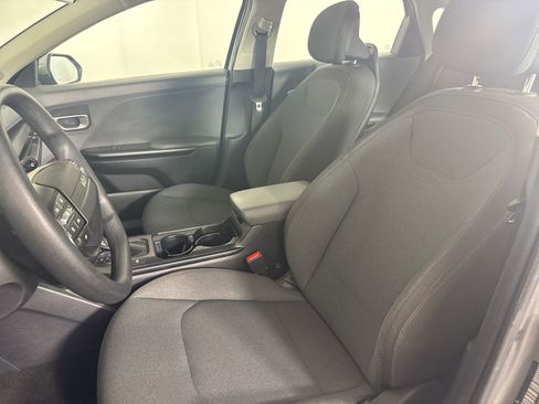 Used 2025 Kia K4 LXS image 8