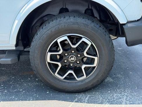 Used 2024 Ford Bronco Outer Banks AWD/4WD image 30